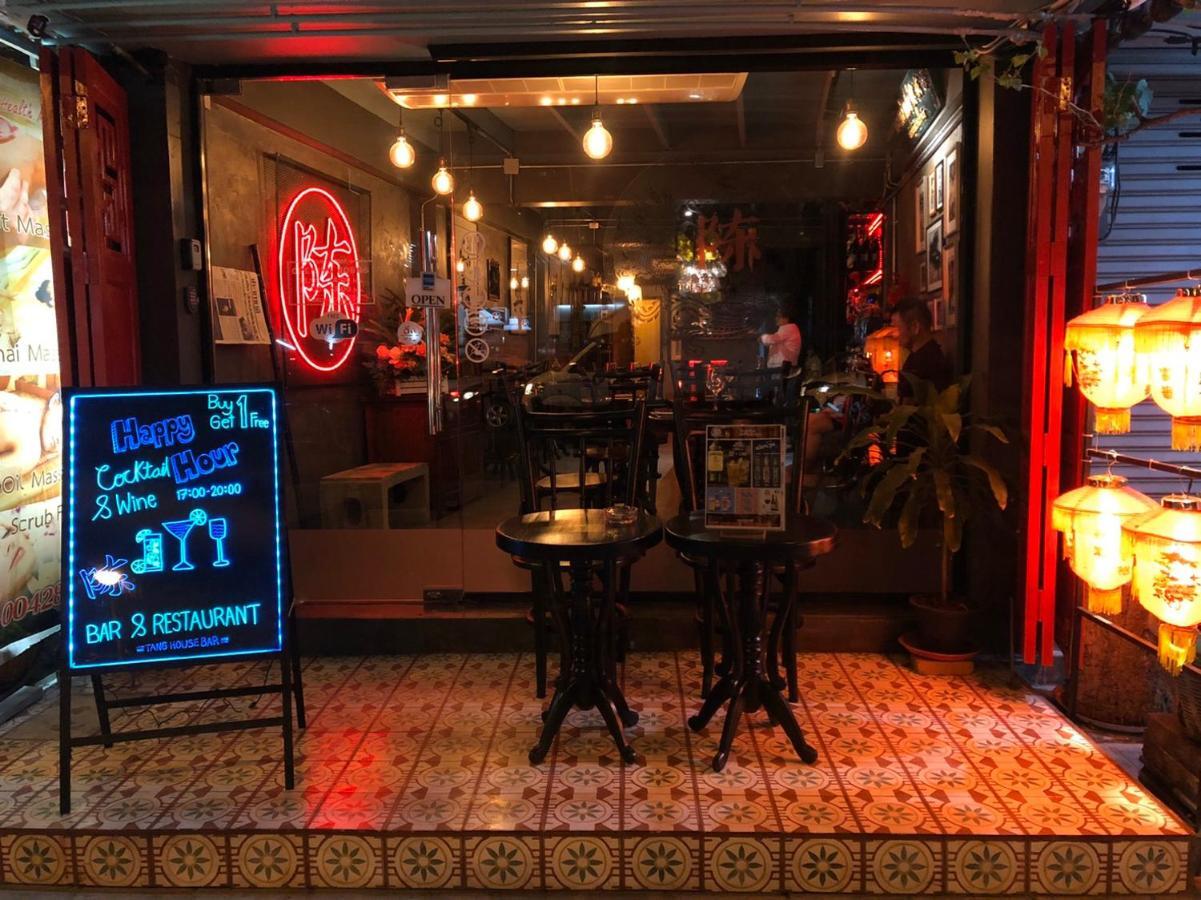 Tang House Hostel Bangkok Bagian luar foto
